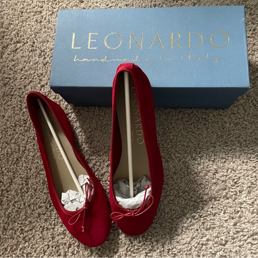 Brand New handmade Italian red suede ballet flats size 40